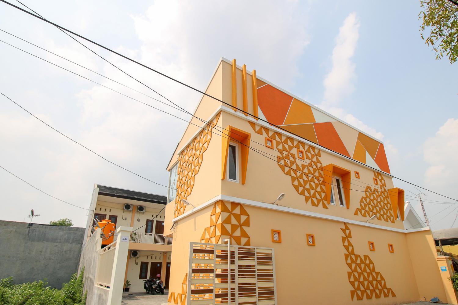 Reddoorz Syariah @ Pahlawan Sidoarjo Hotel Exterior photo